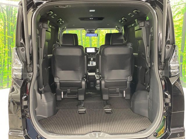 TOYOTA VOXY HYBRID 2023 Image 31