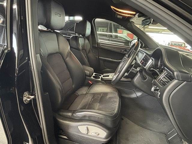 PORSCHE MACAN 2020 Image 31
