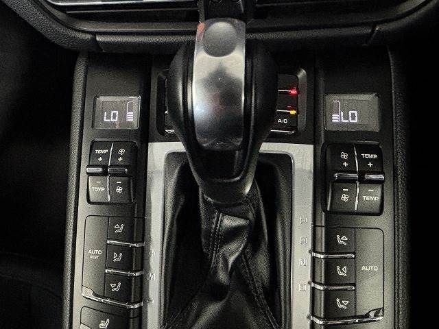 PORSCHE MACAN 2020 Image 31