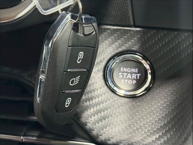 PEUGEOT 2008 2021 Image 31