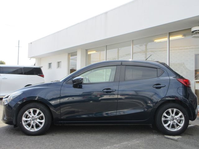 MAZDA DEMIO 2014 Image 31