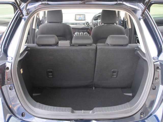 MAZDA DEMIO 2014 Image 31