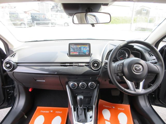 MAZDA DEMIO 2014 Image 31