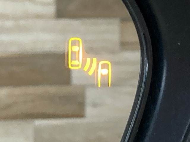 TOYOTA PRIUS 2017 Image 31