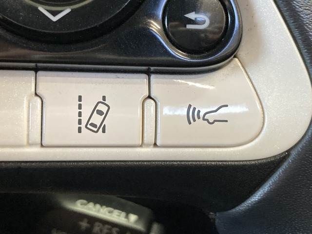 TOYOTA PRIUS 2017 Image 31