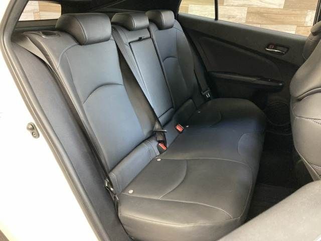 TOYOTA PRIUS 2017 Image 31