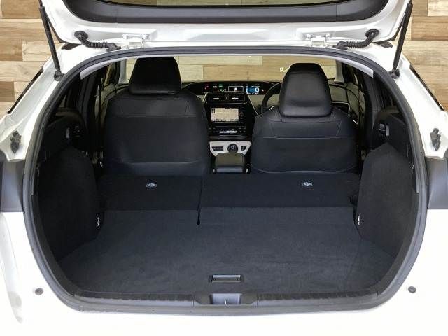 TOYOTA PRIUS 2017 Image 31