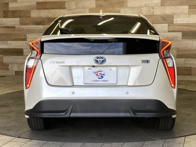 TOYOTA PRIUS 2017 Image 31