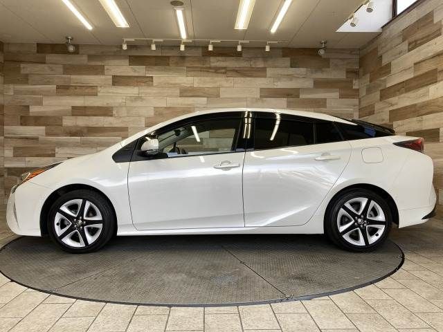 TOYOTA PRIUS 2017 Image 31