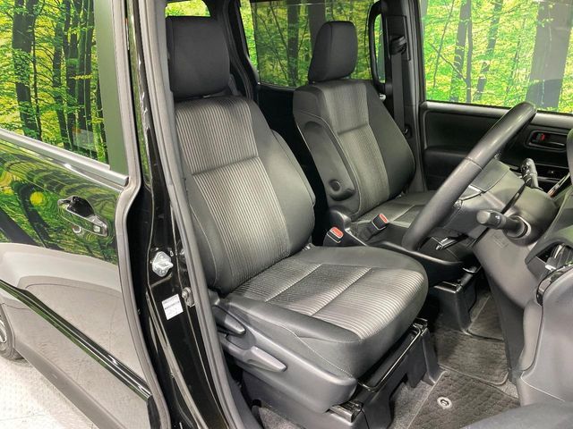 TOYOTA VOXY 2017 Image 31