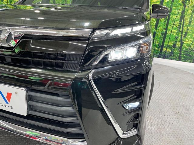 TOYOTA VOXY 2017 Image 31