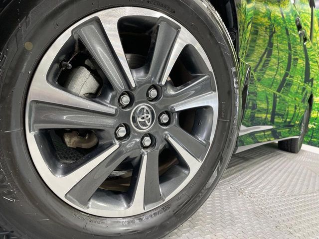 TOYOTA VOXY 2017 Image 31