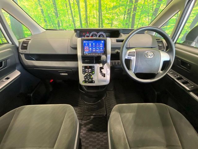 TOYOTA VOXY 4WD 2010 Image 31