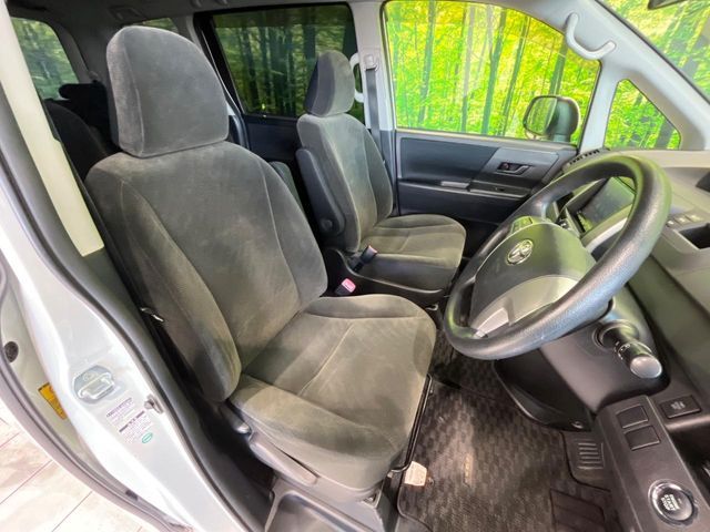 TOYOTA VOXY 4WD 2010 Image 31