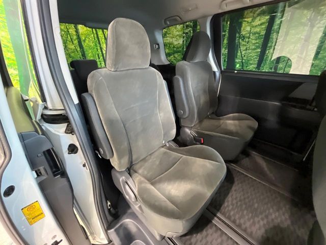 TOYOTA VOXY 4WD 2010 Image 31