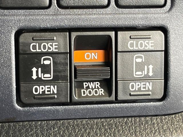 TOYOTA NOAH 2014 Image 31