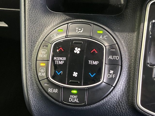 TOYOTA NOAH 2014 Image 31