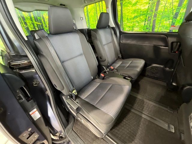 TOYOTA NOAH 2014 Image 31