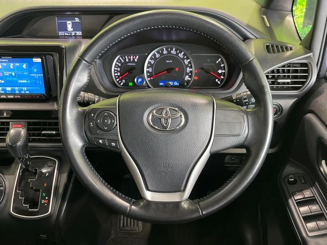 TOYOTA NOAH 2014 Image 31