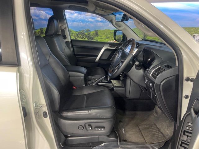 TOYOTA LANDCRUISER PRADO 2023 Image 31