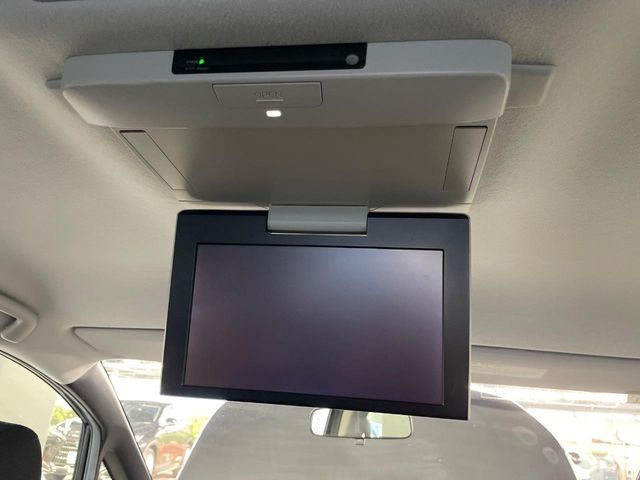 TOYOTA VOXY HYBRID 2015 Image 31