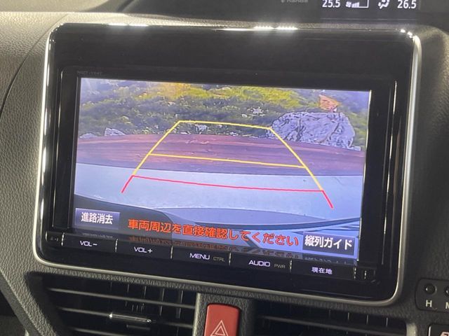 TOYOTA VOXY HYBRID 2015 Image 31