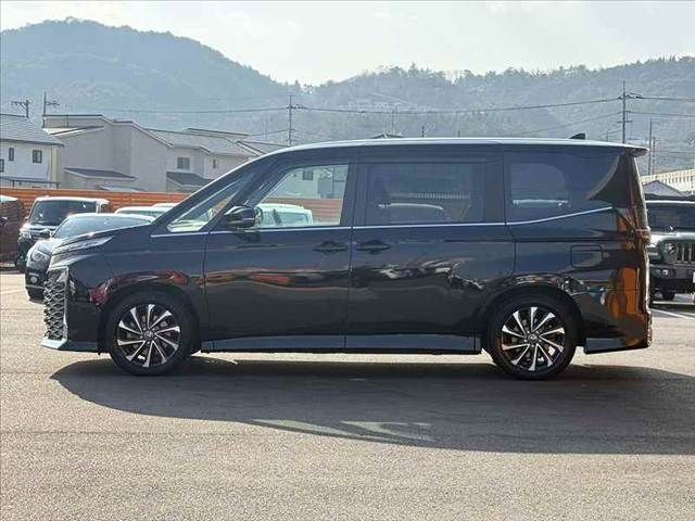 TOYOTA VOXY HYBRID 2023 Image 31