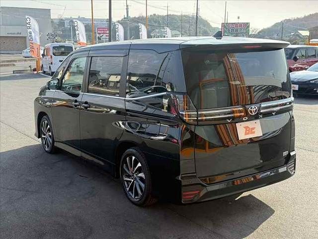 TOYOTA VOXY HYBRID 2023 Image 31