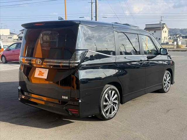 TOYOTA VOXY HYBRID 2023 Image 31