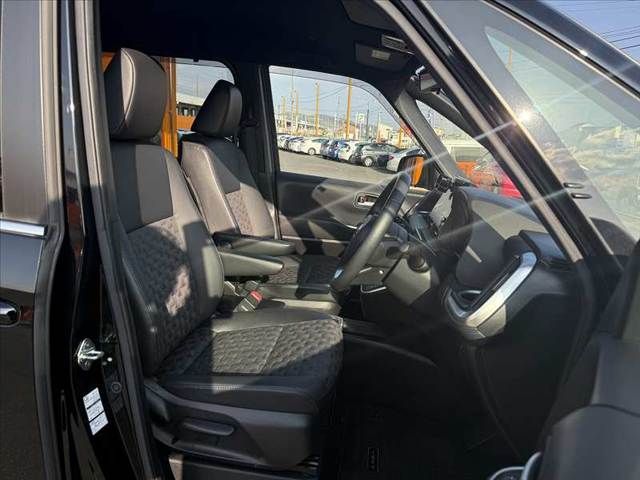 TOYOTA VOXY HYBRID 2023 Image 31