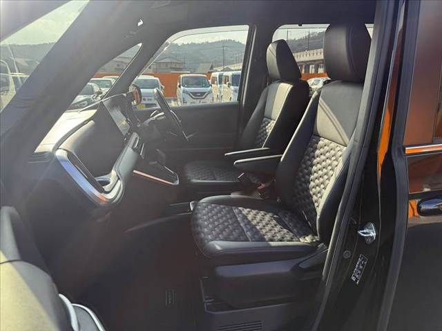 TOYOTA VOXY HYBRID 2023 Image 31