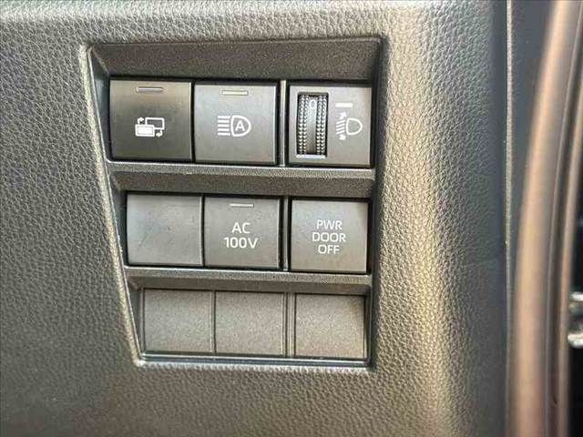 TOYOTA VOXY HYBRID 2023 Image 31