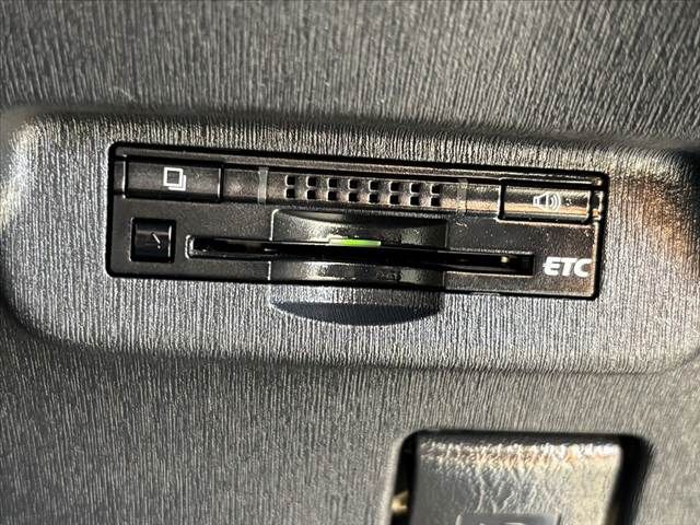 TOYOTA PRIUS 2015 Image 31