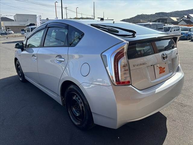 TOYOTA PRIUS 2015 Image 31