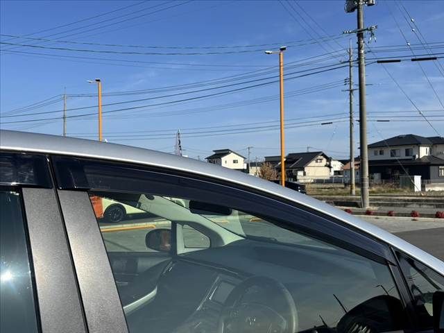 TOYOTA PRIUS 2015 Image 31