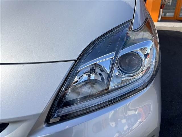 TOYOTA PRIUS 2015 Image 31