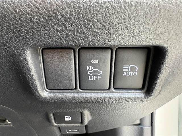 TOYOTA C-HR 2017 Image 31