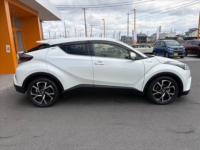 TOYOTA C-HR 2017 Image 31