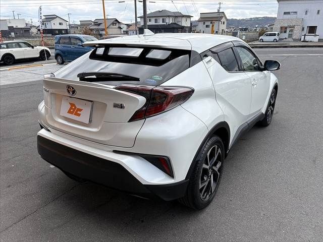 TOYOTA C-HR 2017 Image 31