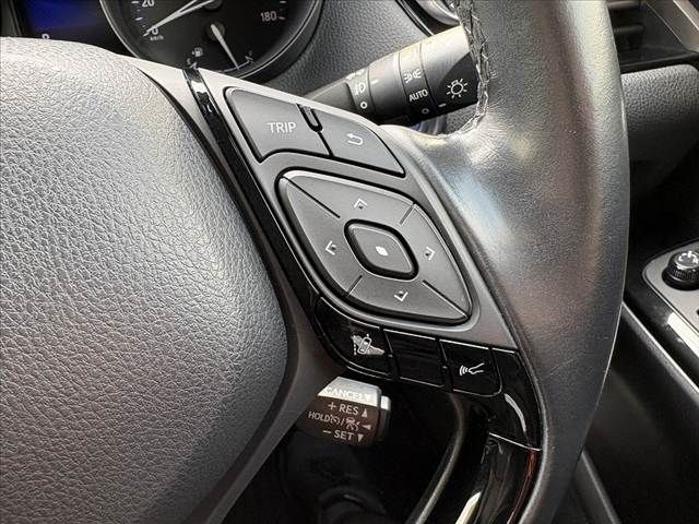 TOYOTA C-HR 2017 Image 31