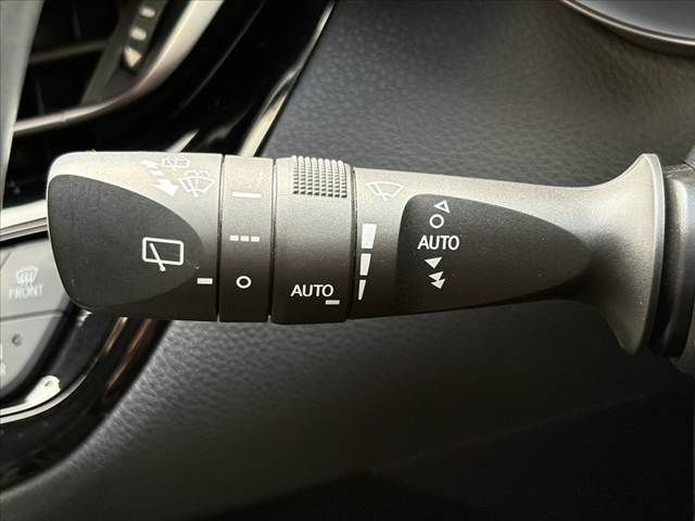 TOYOTA C-HR 2017 Image 31