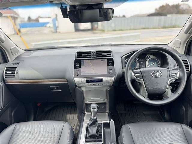 TOYOTA LANDCRUISER PRADO 2023 Image 31