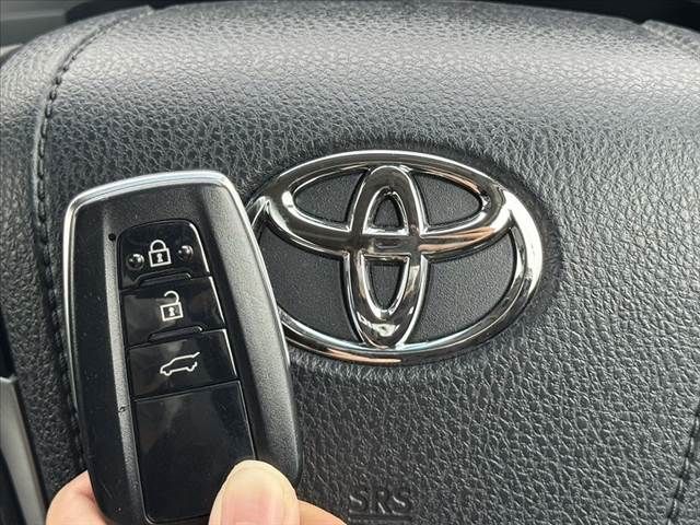 TOYOTA LANDCRUISER PRADO 2023 Image 31