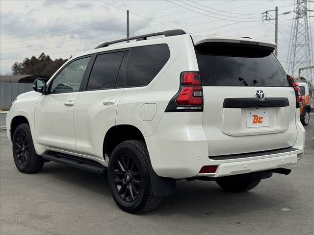 TOYOTA LANDCRUISER PRADO 2023 Image 31