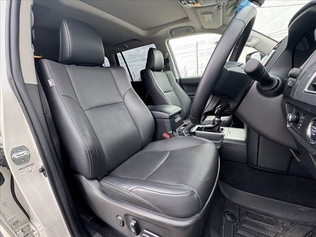 TOYOTA LANDCRUISER PRADO 2023 Image 31