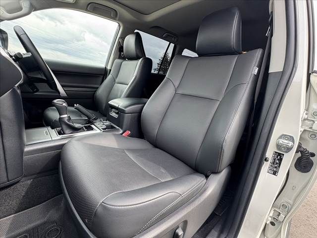 TOYOTA LANDCRUISER PRADO 2023 Image 31