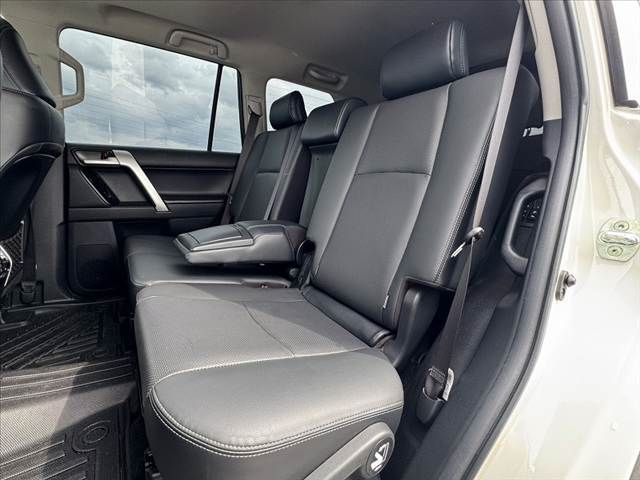 TOYOTA LANDCRUISER PRADO 2023 Image 31