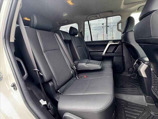 TOYOTA LANDCRUISER PRADO 2023 Image 31