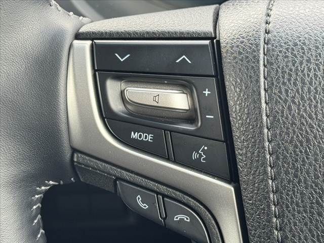 TOYOTA LANDCRUISER PRADO 2023 Image 31