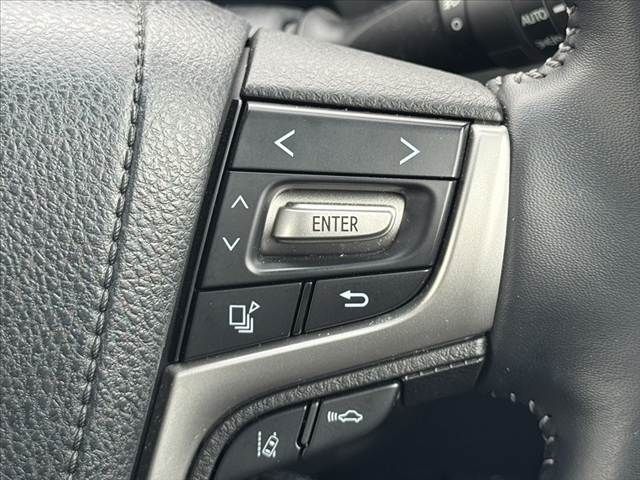 TOYOTA LANDCRUISER PRADO 2023 Image 31